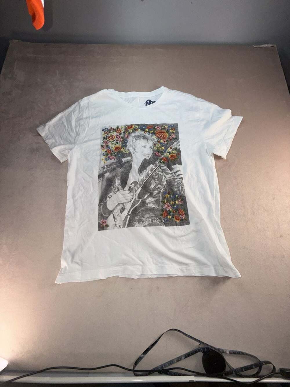 David Bowie Embroidery Exclusively for Lucky Brand White  Tee Size M (B1-2064)